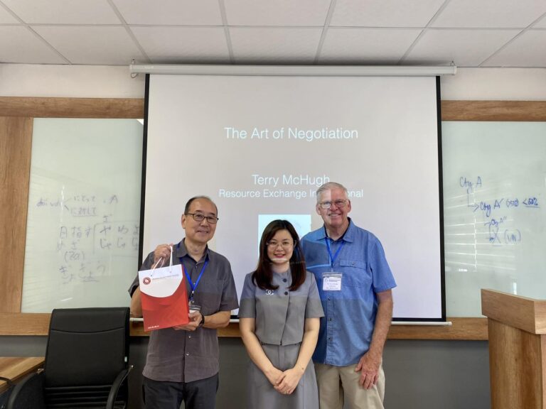 REI Experts Equip K62 CTTT and High-Quality Business Administration Students with Essential Business Skills