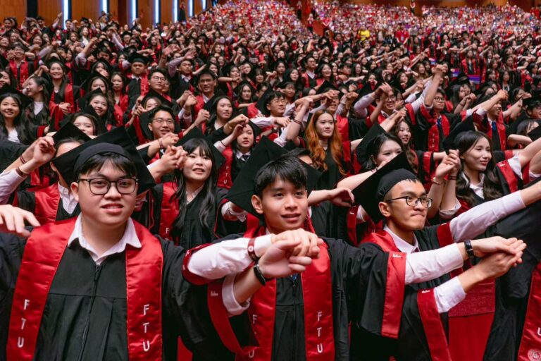 FOREIGN TRADE UNIVERSITY HOLDS GRADUATION CEREMONY FOR 1,265 UNDERGRADUATE STUDENTS – COHORT 61 AND SUPPLEMENTARY PROGRAMS