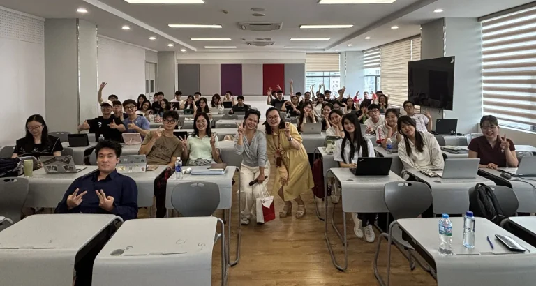 FASHION ENTREPRENEURSHIP: WHEN CREATIVITY MEETS BUSINESS